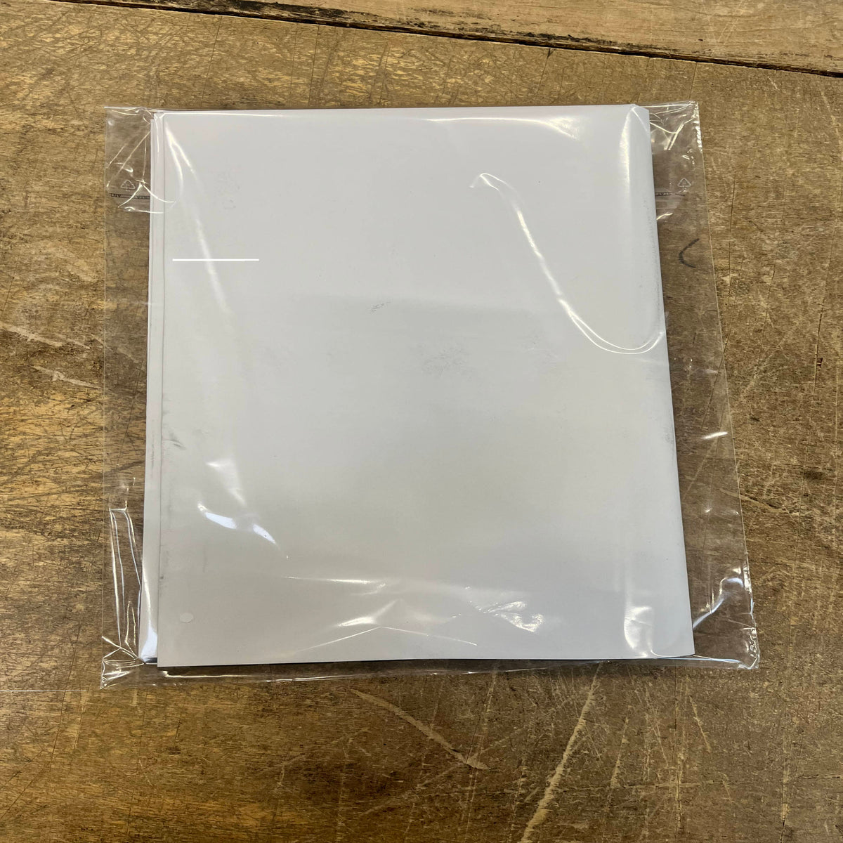 W:O:A - Geschenkpapier