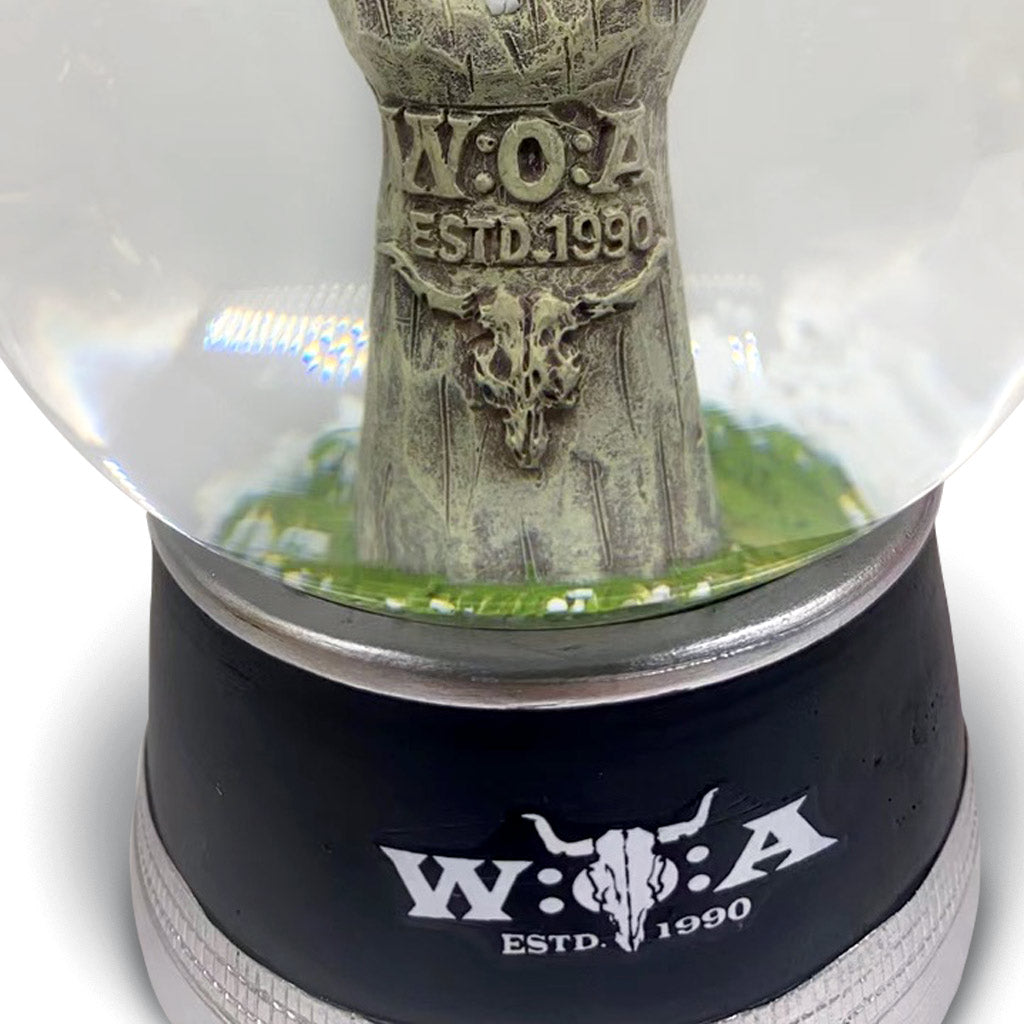 W:O:A - Schneekugel - Totempfahl